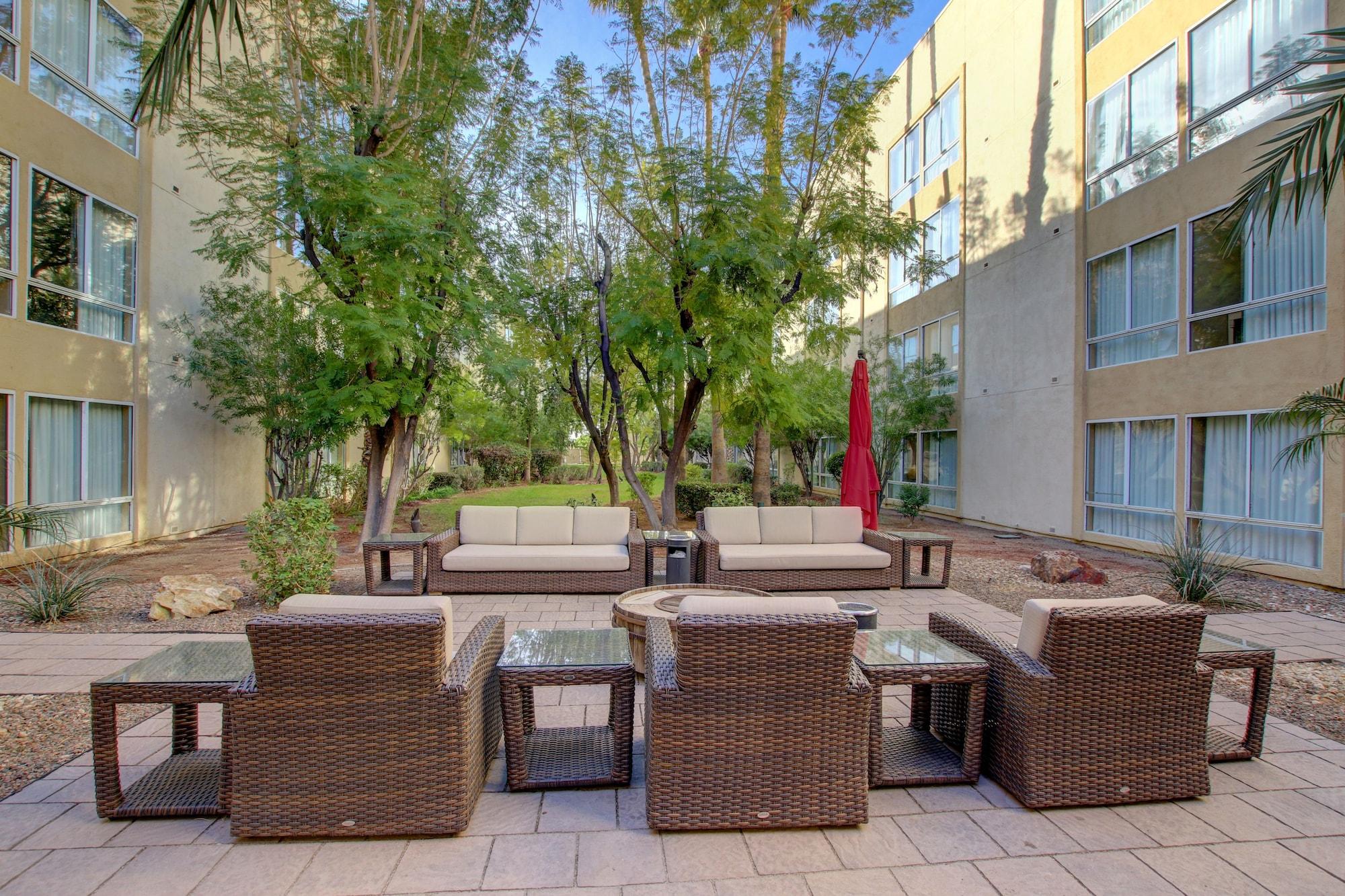 Golden Nugget Laughlin Hotel Exterior photo